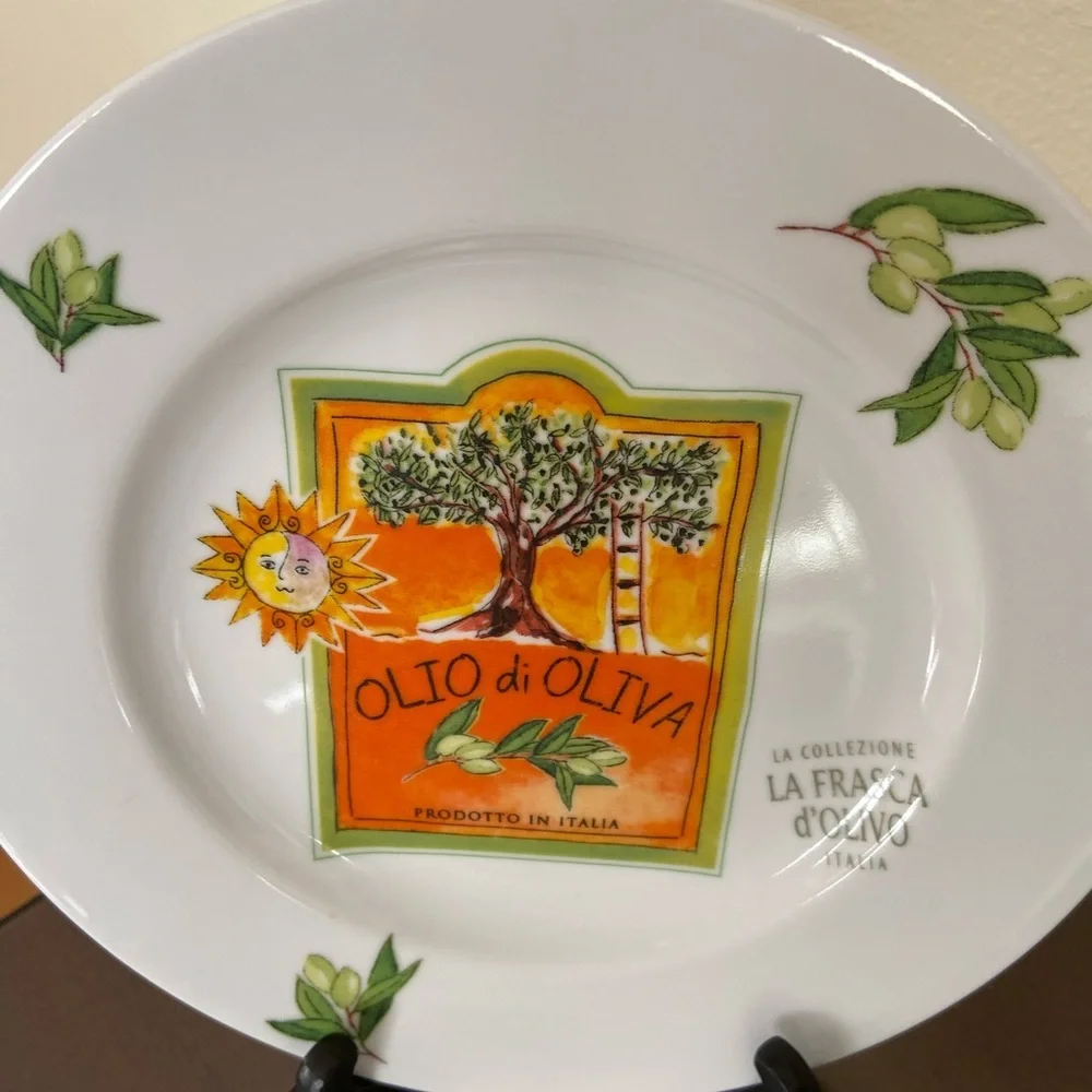Crate and Barrel snack plates set of five 7 inch